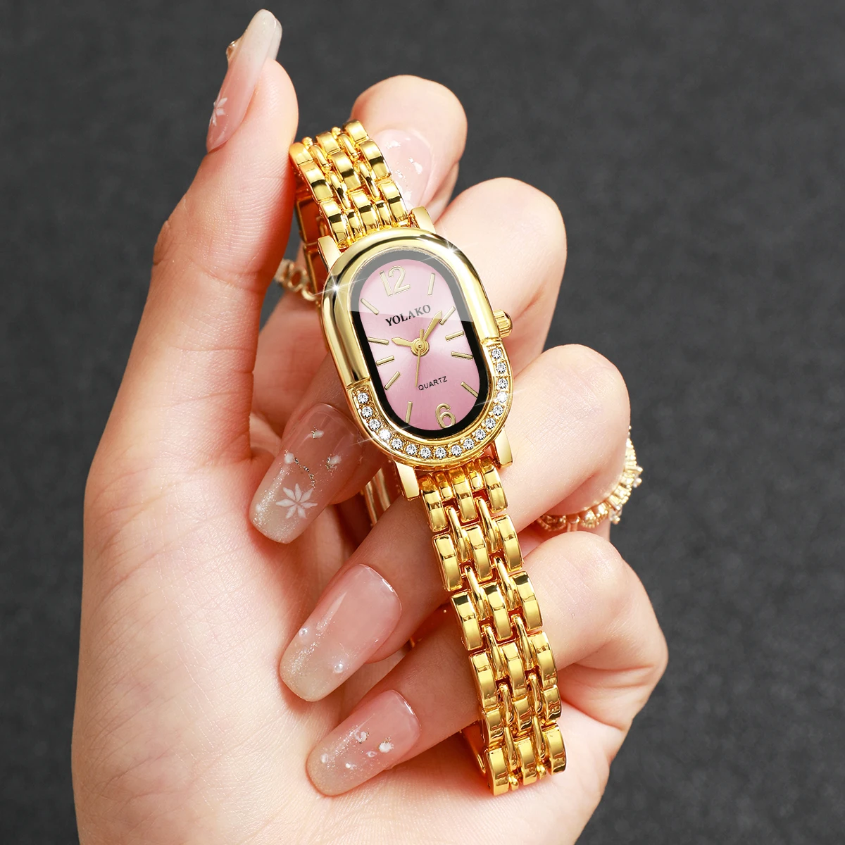 Luxury Watch Gift Box - 高級ラインストーン女性用クォーツ時計ファッションゴールデンブレスレットストラップ腕時計レディース時計レロジオフェミニーノギフト（箱なし）