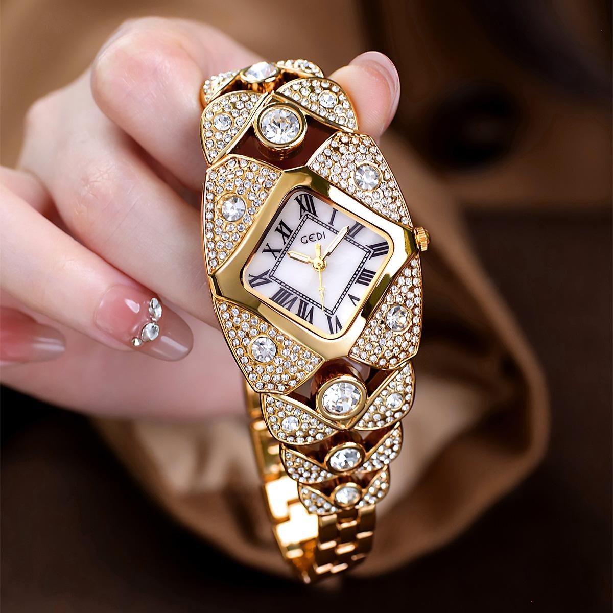 UTHAI L008 ファッショナブルな女性用腕時計、防水、 - Luxury Watch For Girls のレビューと価格