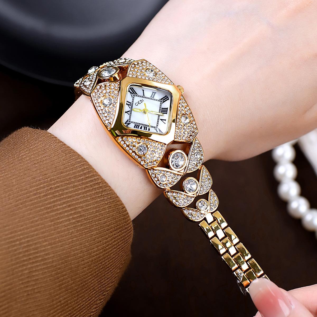 UTHAI L008 ファッショナブルな女性用腕時計、防水、 - Luxury Watch For Girls のレビューと価格