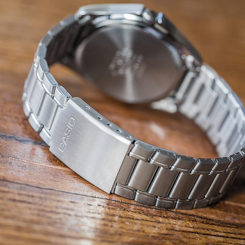 カシオ メンズウォッチ シンプル レトロ デジタルウォッチ  - Luxury Watch Casio のレビューと価格