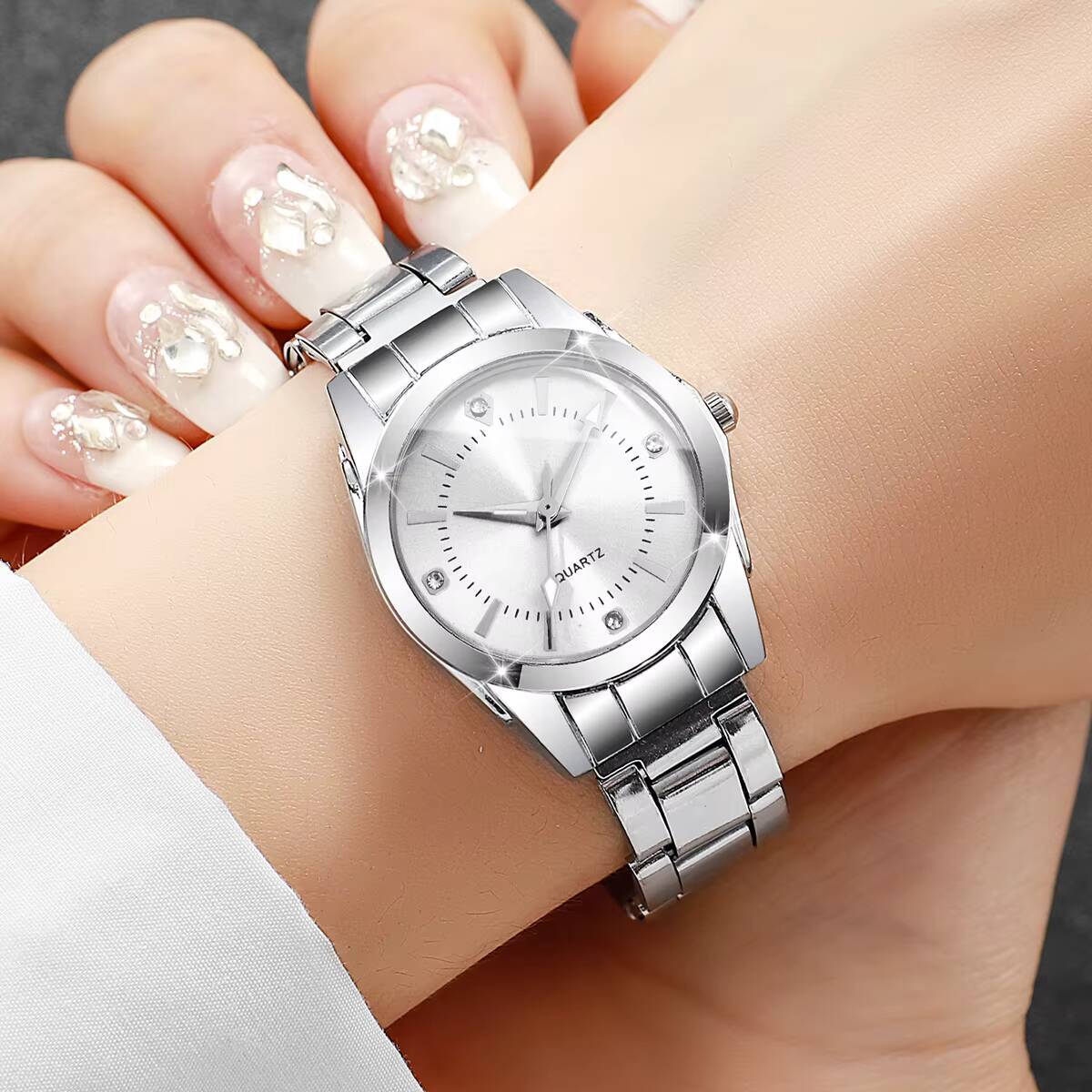 高級ラインストーンの女性の腕時計カジュアルクォーツ腕時計レデ - Luxury Watch Gift Box のレビューと価格